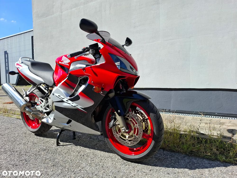 Honda CBR - 3