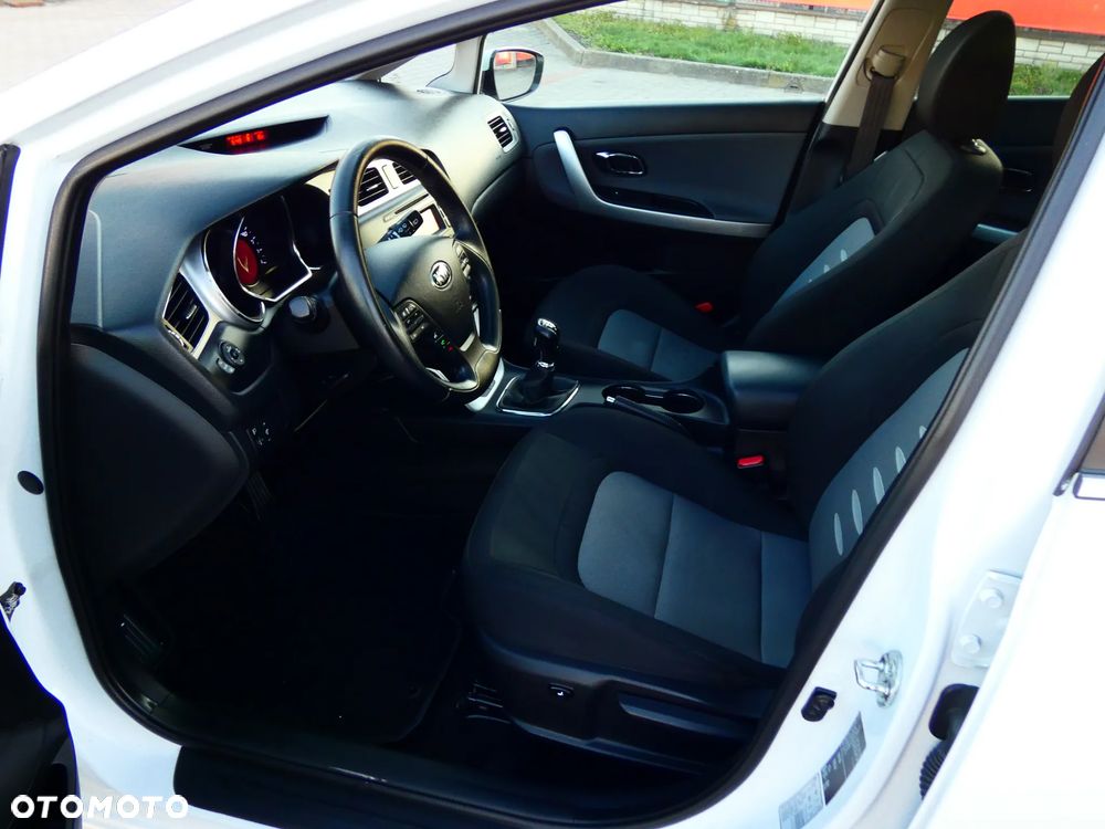 Kia Ceed 1.6 GDI Business Line - 11