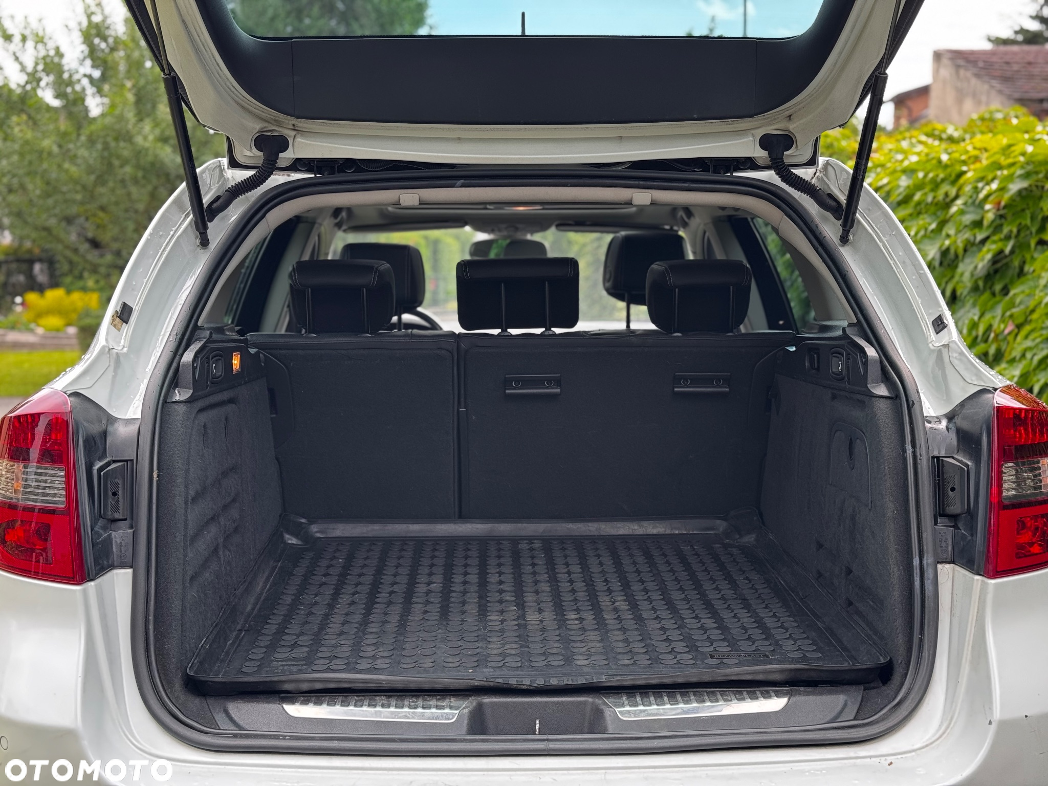 Renault Laguna Grandtour dCi 175 FAP Initiale - 8