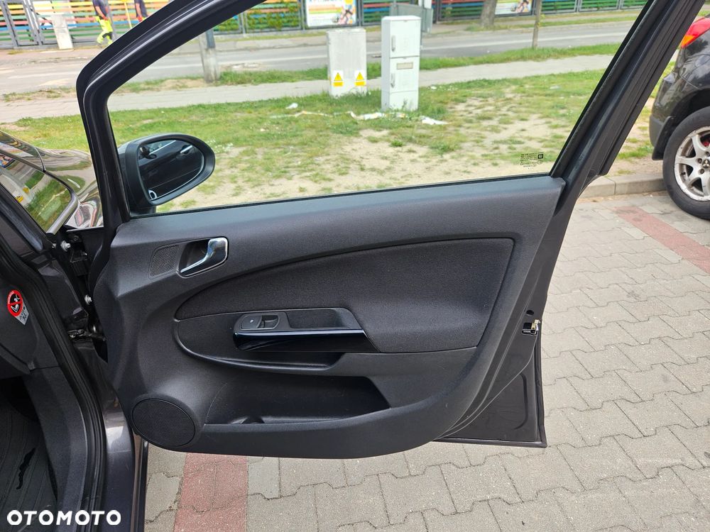Opel Corsa 1.2 16V Essentia - 17