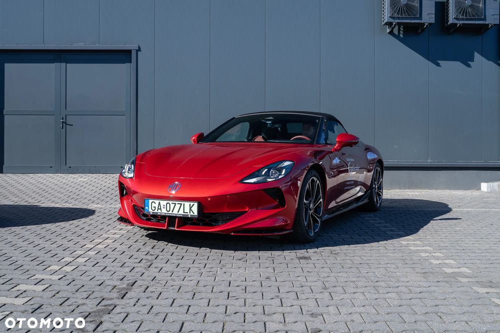 MG Cyberster 77kWh AWD Czarny Dach - 1