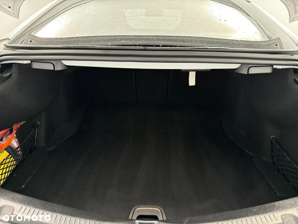 Mercedes-Benz Klasa E 220 d 4Matic Coupe 9G-TRONIC AMG Line - 23