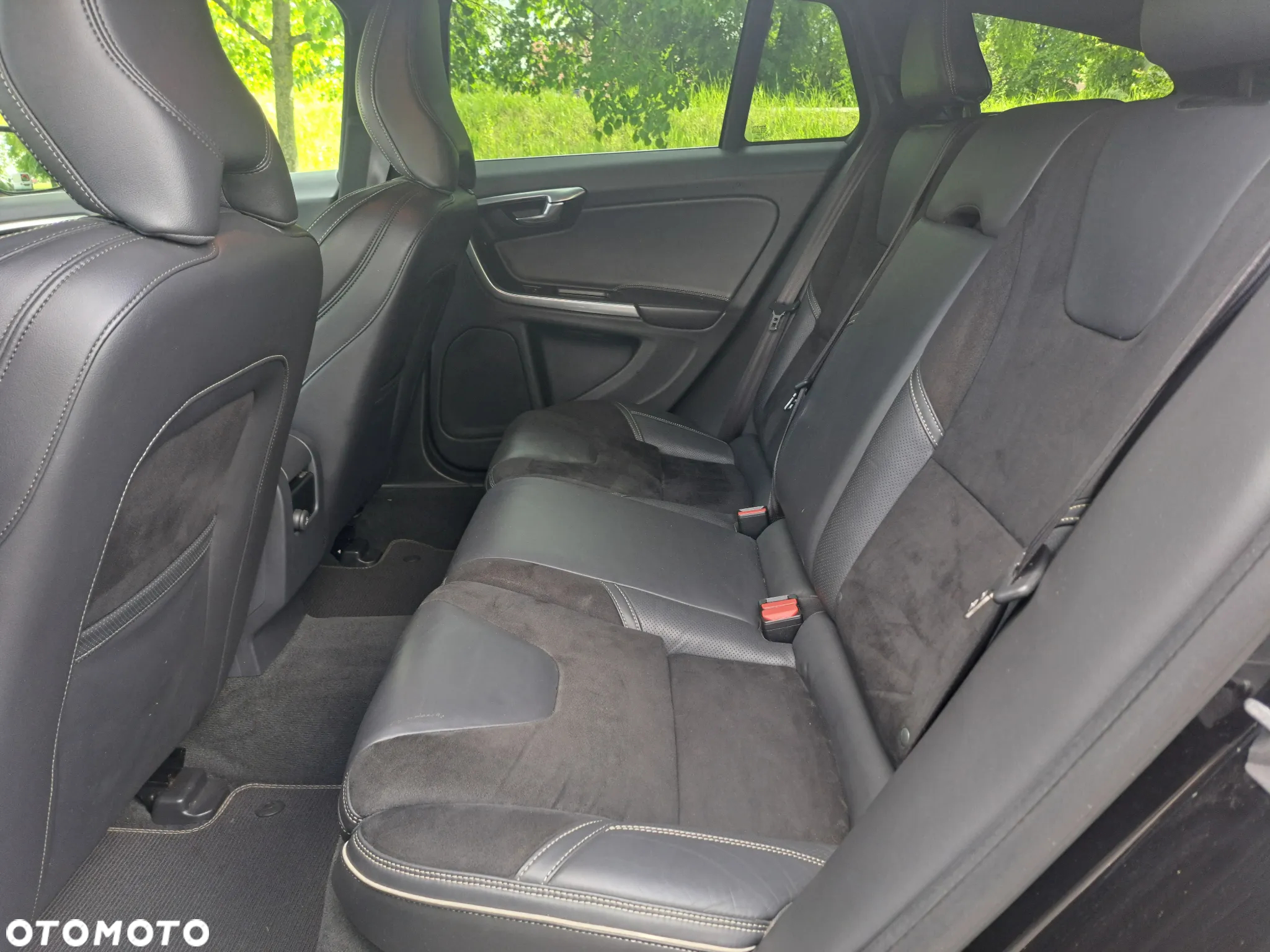 Volvo V60 D2 Drive-E R-Design Kinetic - 19
