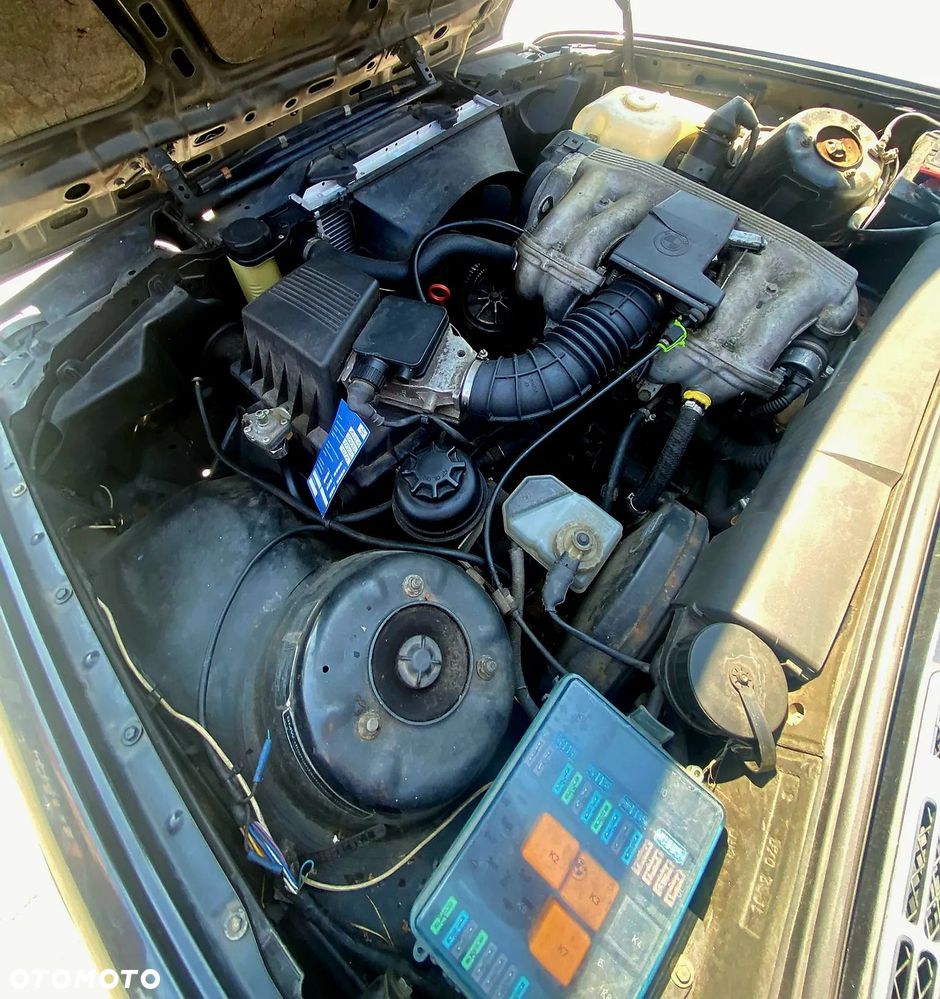 BMW Seria 3 316i Touring - 9