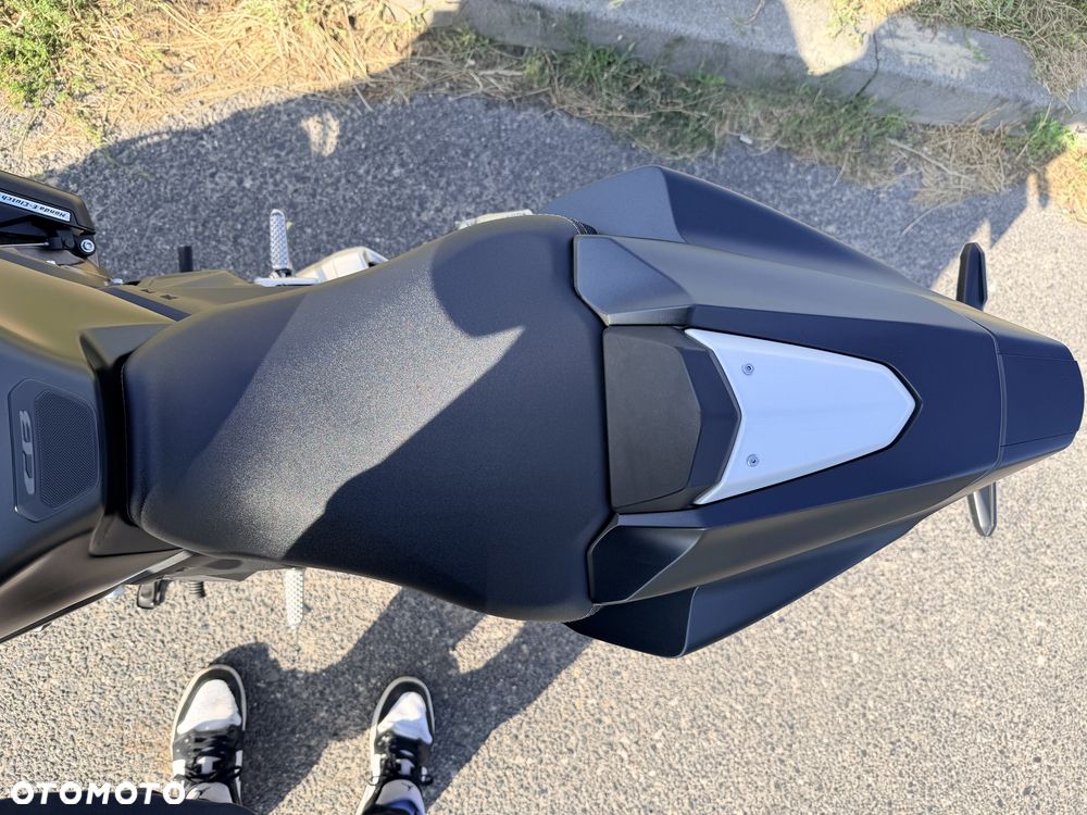 Honda CB - 16