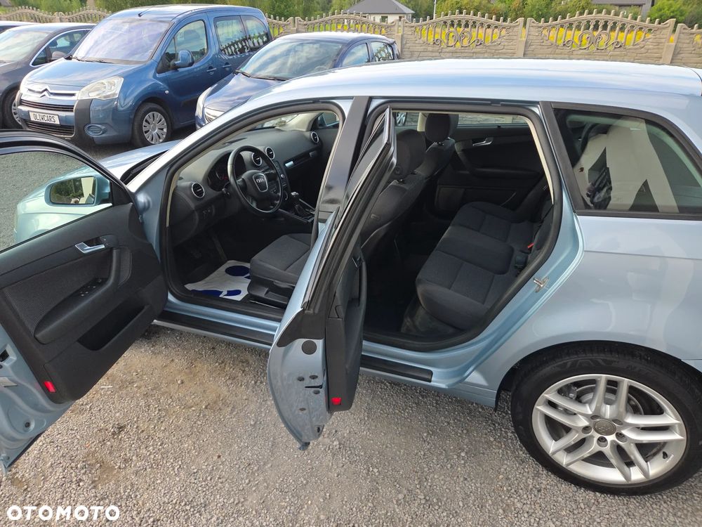 Audi A3 Sportback 1.6 Ambiente - 21