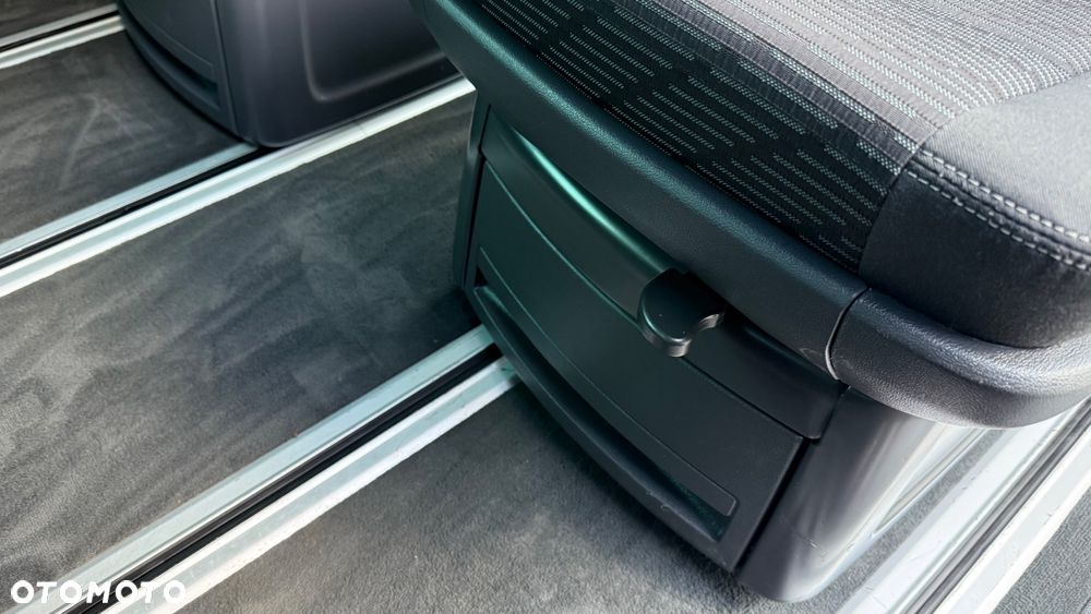 Volkswagen Multivan - 20