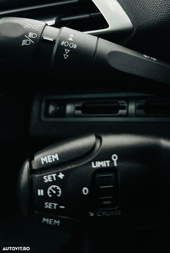 Peugeot 3008 PureTech 130 Stop & Start Active - 28