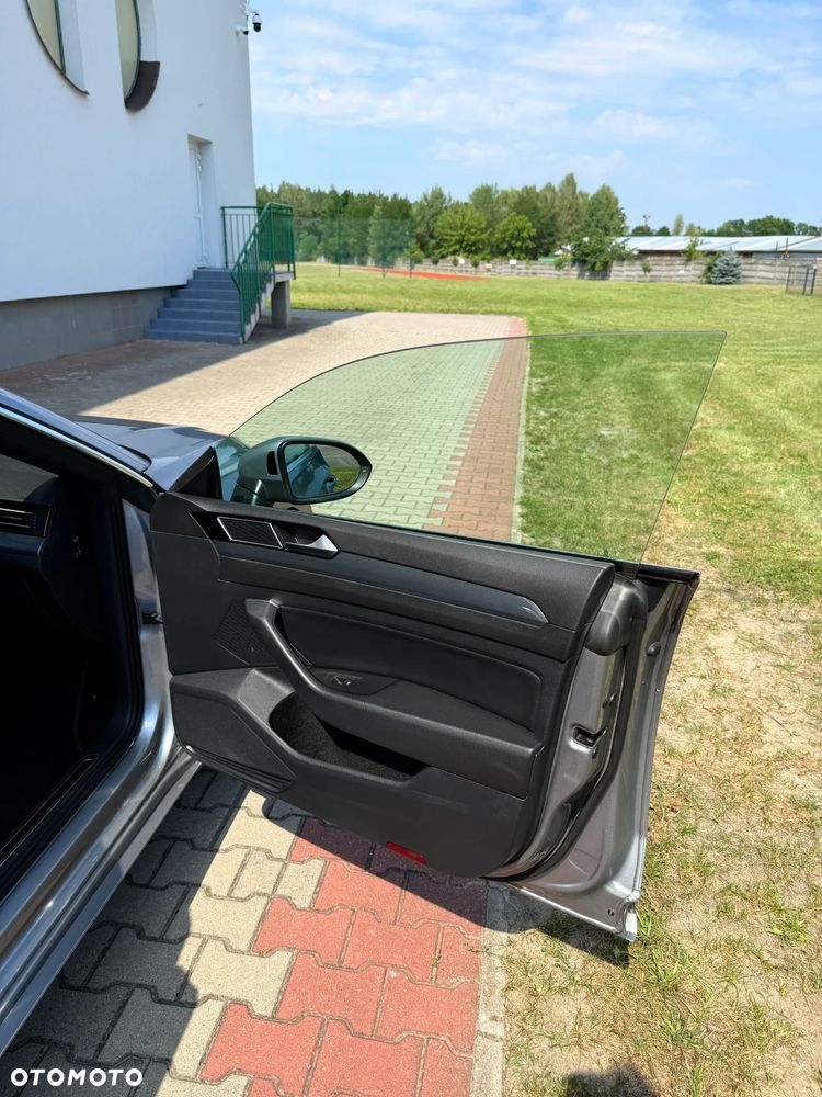 Volkswagen Arteon 2.0 TDI SCR R-Line DSG - 26
