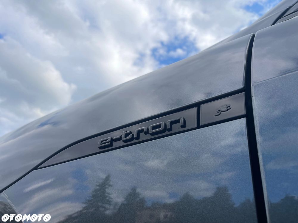 Audi Q8 Sportback e-tron - 19