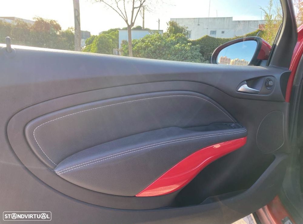 Opel Adam 1.0 T Rocks - 10