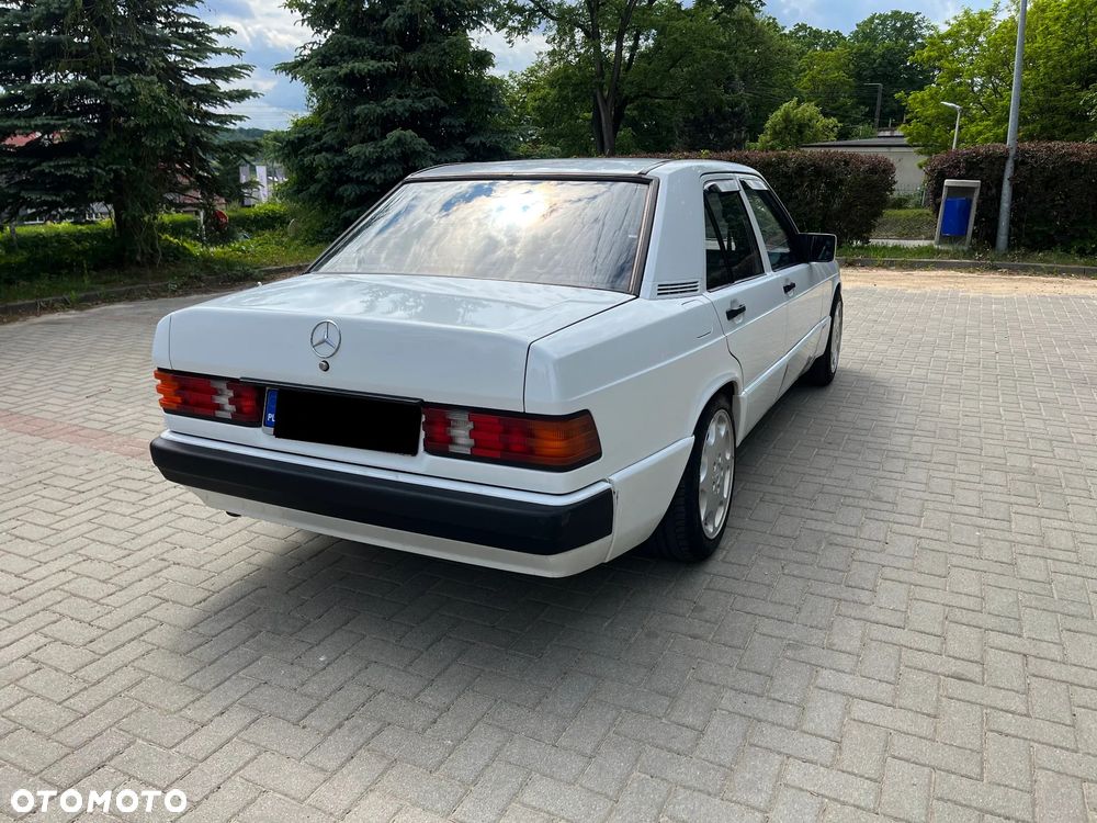 Mercedes-Benz W201 (190) - 4