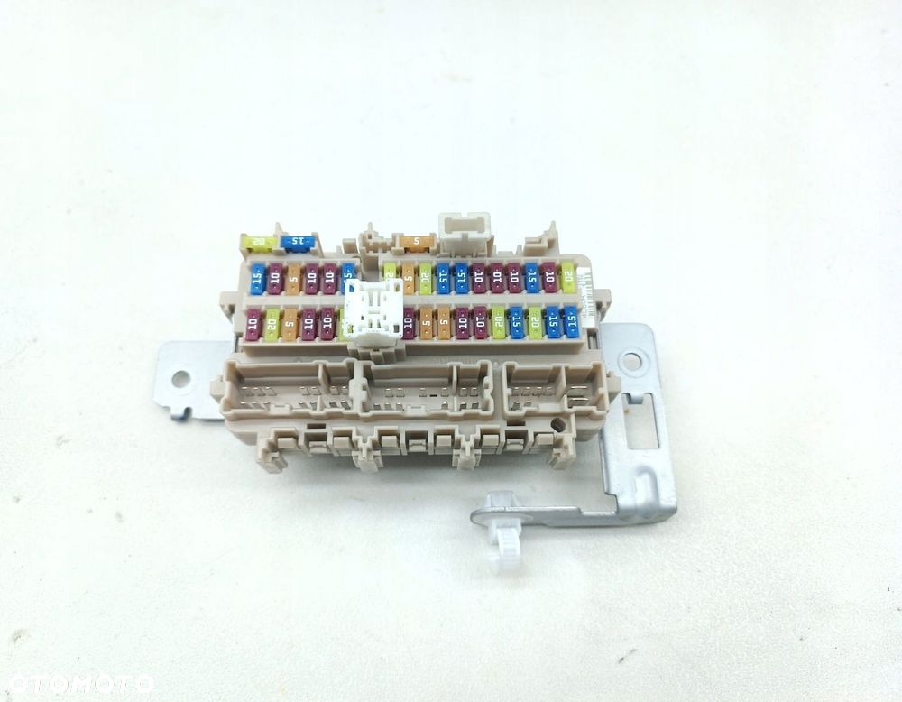 SKRZYNKA BEZPIECZNIKÓW NISSAN QASHQAI J11 II 1.6 DCI 4EB0A - 1