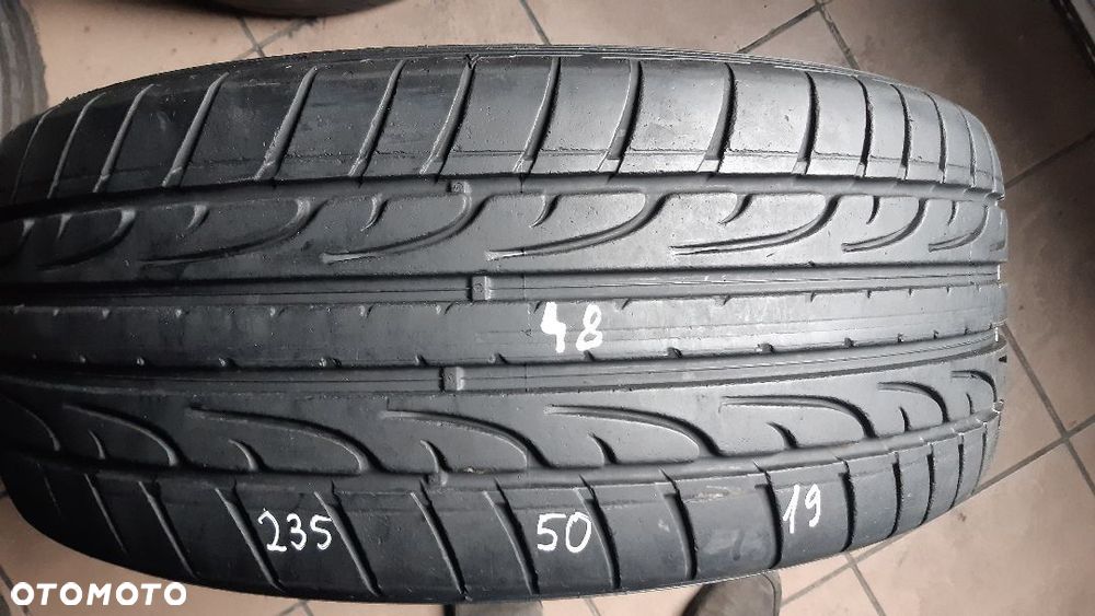 Dunlop 235/50/19 nr 48