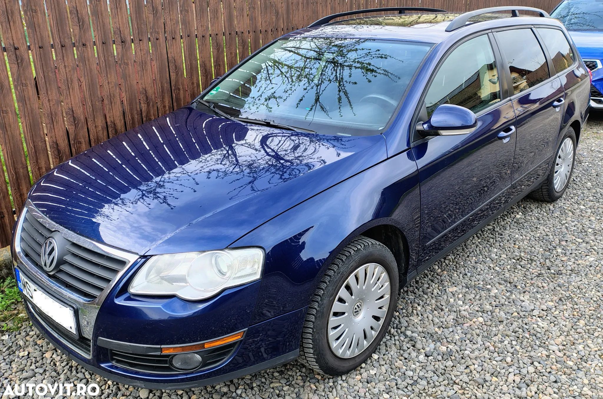 Volkswagen Passat - 1