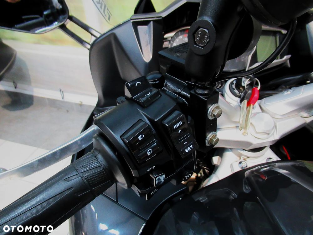 Yamaha FJR - 14