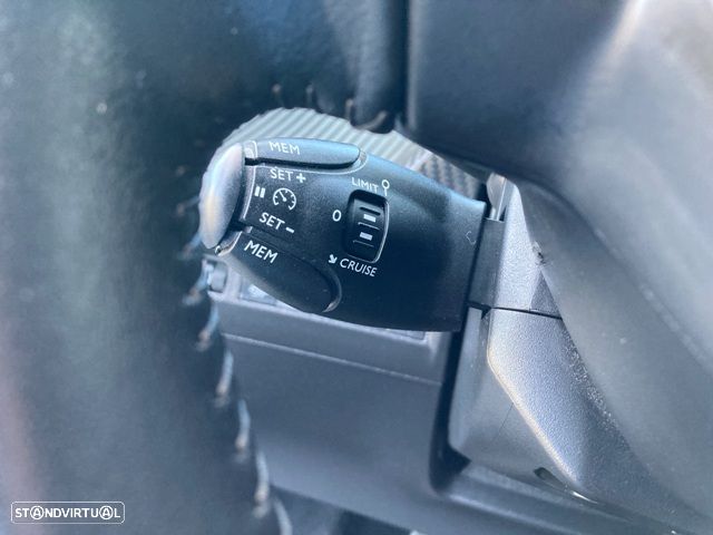 Peugeot 208 1.2 PureTech Allure - 17