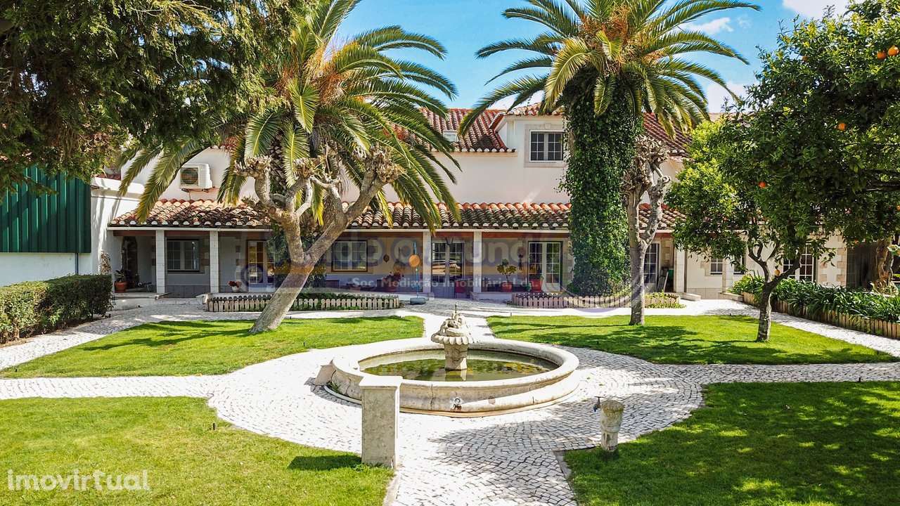 Moradia de 11 assoalhadas situada no centro de Benavente (B570) - Grande imagem: 4/51