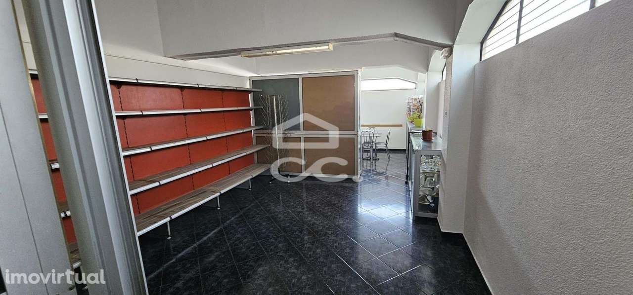 Café equipado a funcionar - Grande imagem: 2/11