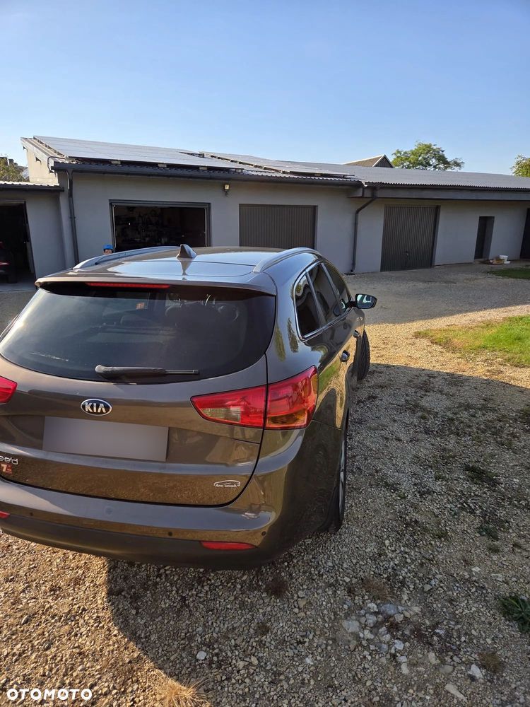 Kia Ceed - 4