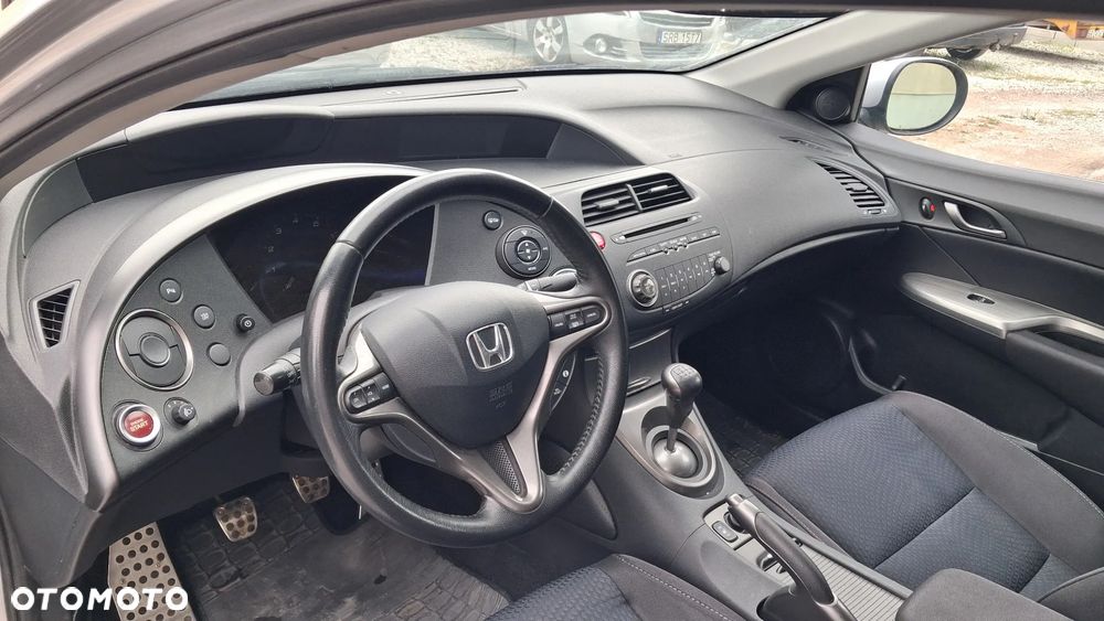 Honda Civic 1.8 Comfort - 11