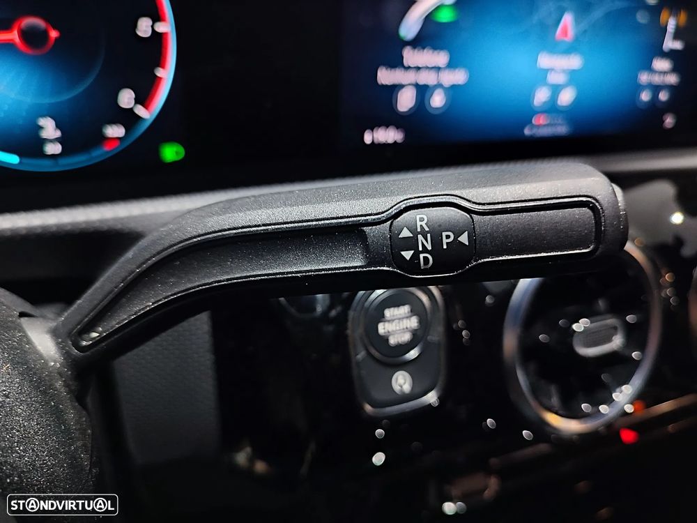 Mercedes-Benz A 180 Limousine d Progressive Aut. - 23