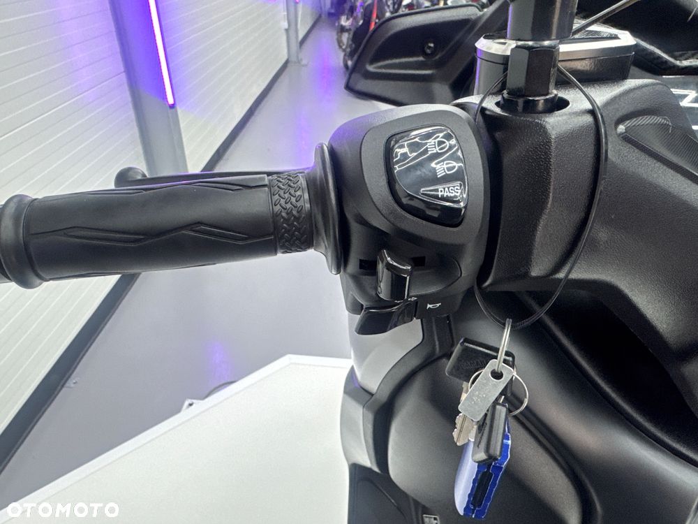 Yamaha X-max - 24
