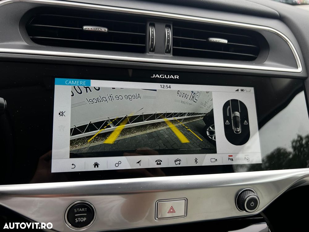 Jaguar I-Pace - 32