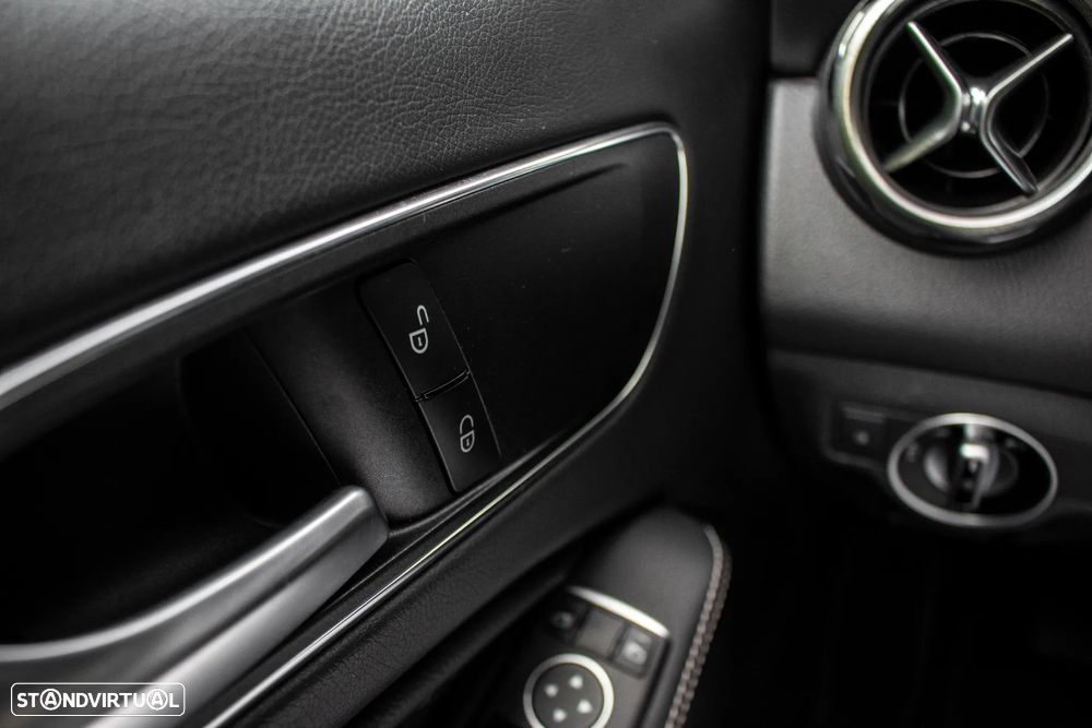 Mercedes-Benz GLA 180 d Urban - 19