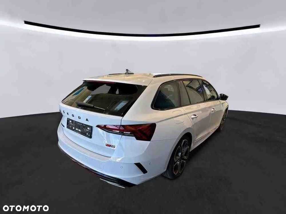 Skoda Octavia 2.0 TDI RS DSG - 2