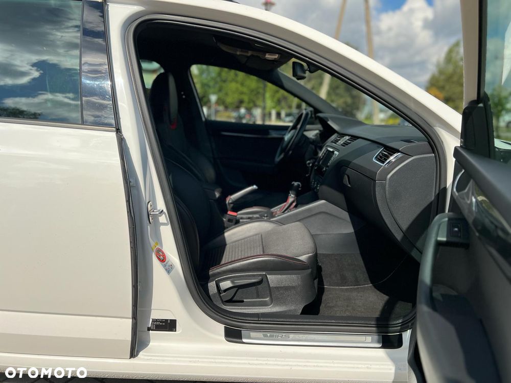 Skoda Octavia 2.0 TDI DSG RS - 10