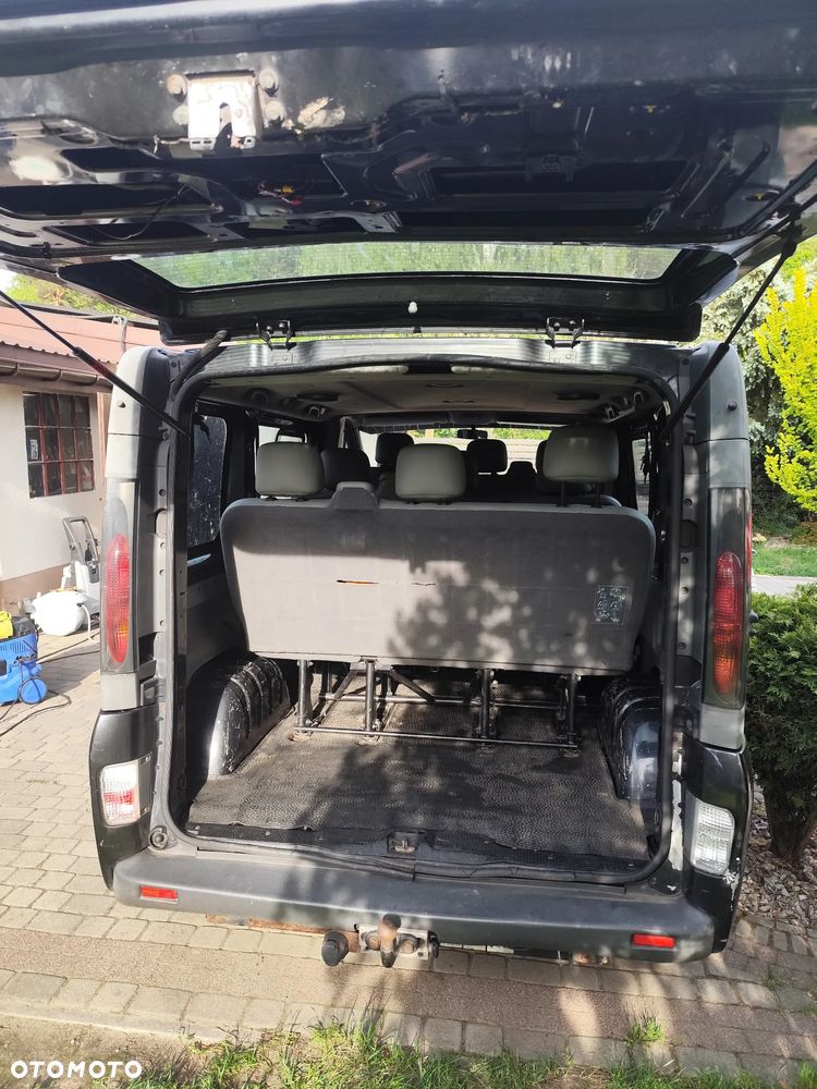 Renault Trafic Passenger - 2