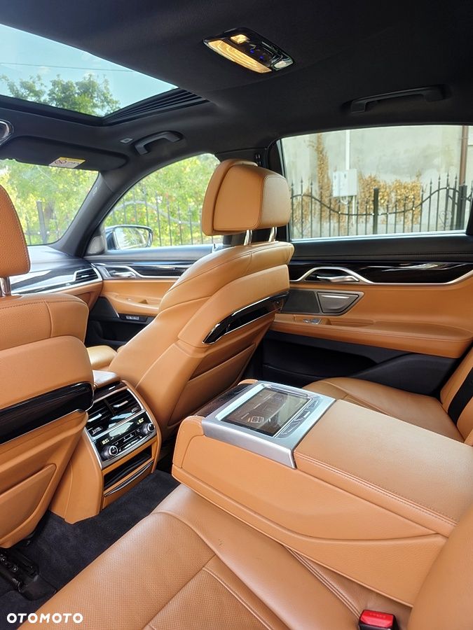BMW Seria 7 740d xDrive - 5