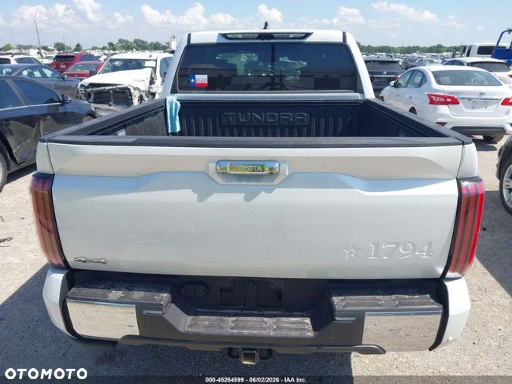 Toyota Tundra - 4