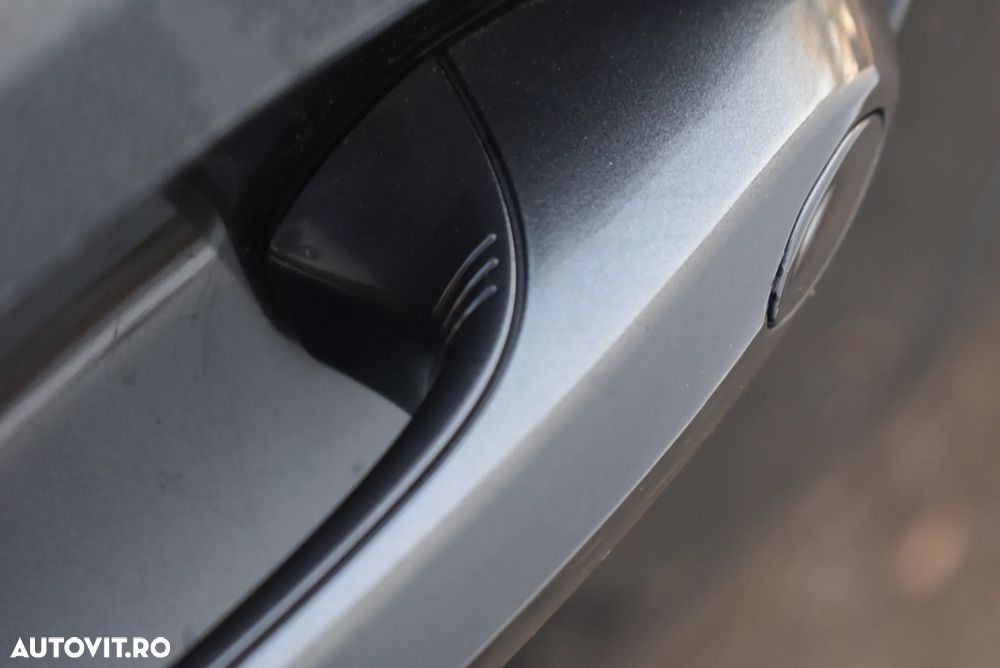 BMW Seria 3 320d xDrive AT MHEV - 17