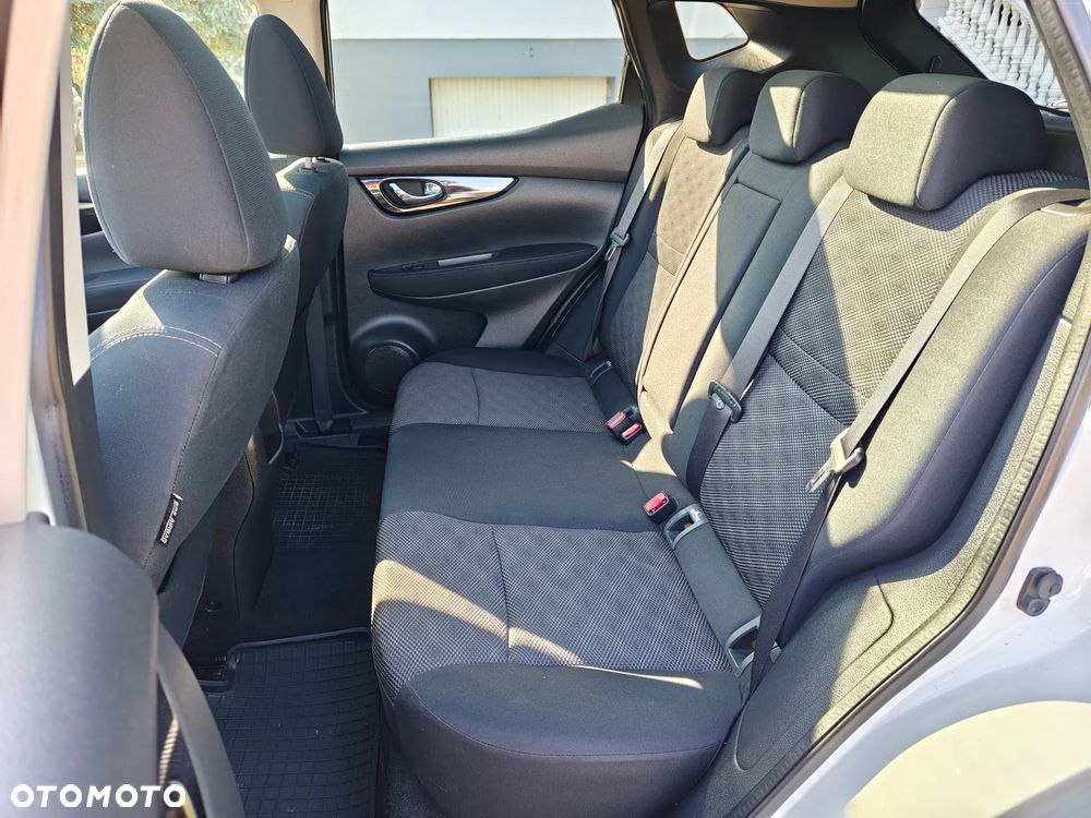 Nissan Qashqai 1.5 dCi N-Connecta - 23