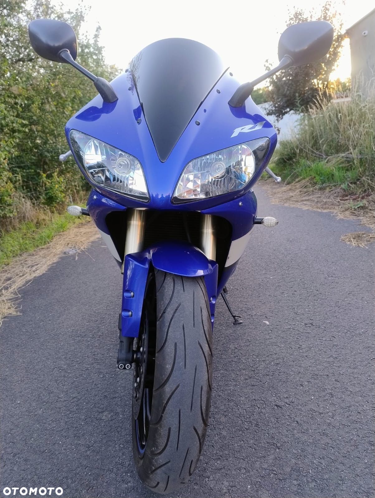 Yamaha R1 - 1
