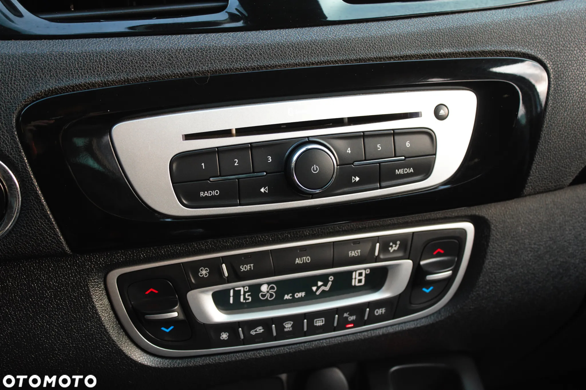 Renault Scenic ENERGY TCe 130 BOSE EDITION - 18