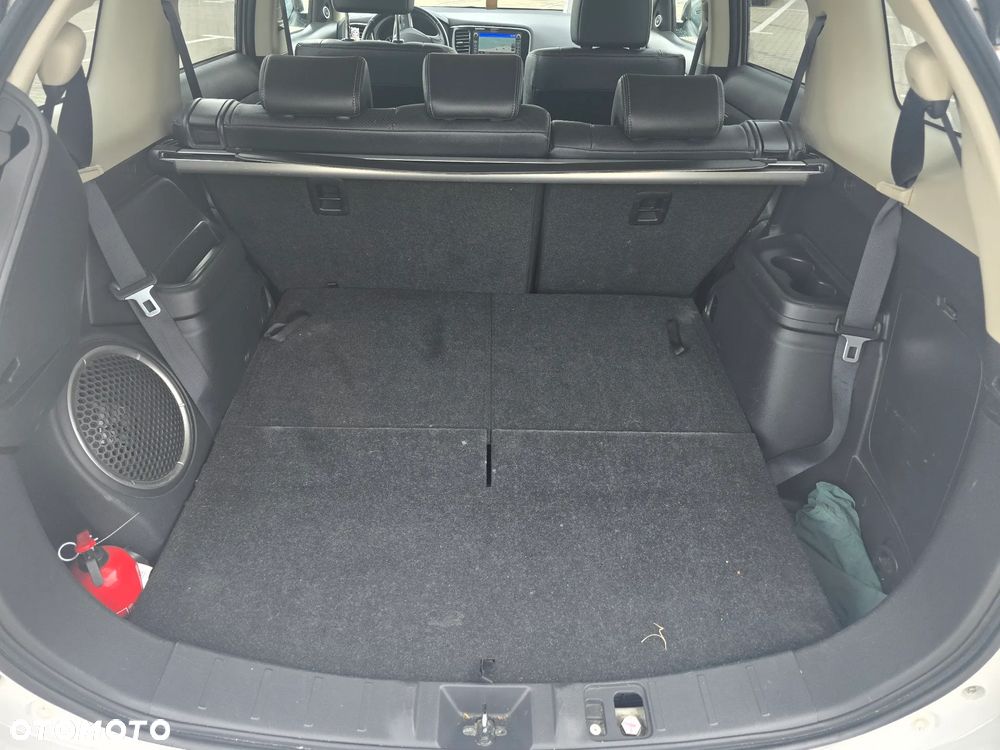 Mitsubishi Outlander 2.0 Instyle Navi CVT - 10