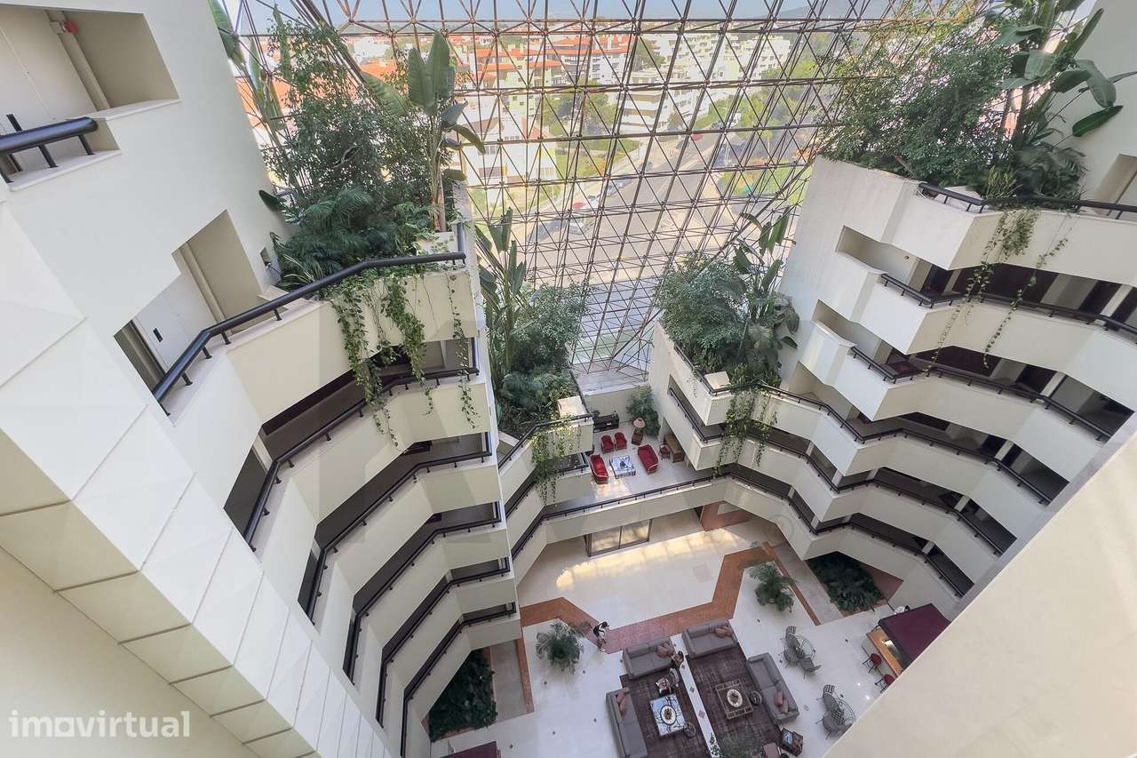 T1 no Condomínio Cascais Atrium com Piscina, Estacionamento e Seguranç - Grande imagem: 4/38