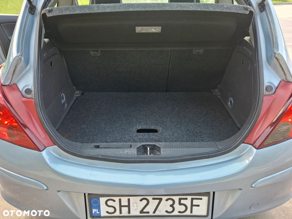 Opel Corsa 1.4 16V Cosmo - 17