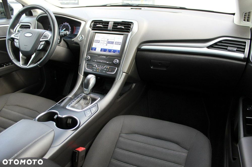 Ford Mondeo 2.0 Hybrid Trend - 18