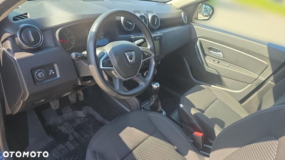 Dacia Duster 1.6 SCe Laureate S&S - 9