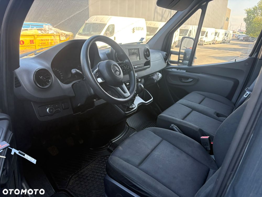 Mercedes-Benz Sprinter - 5