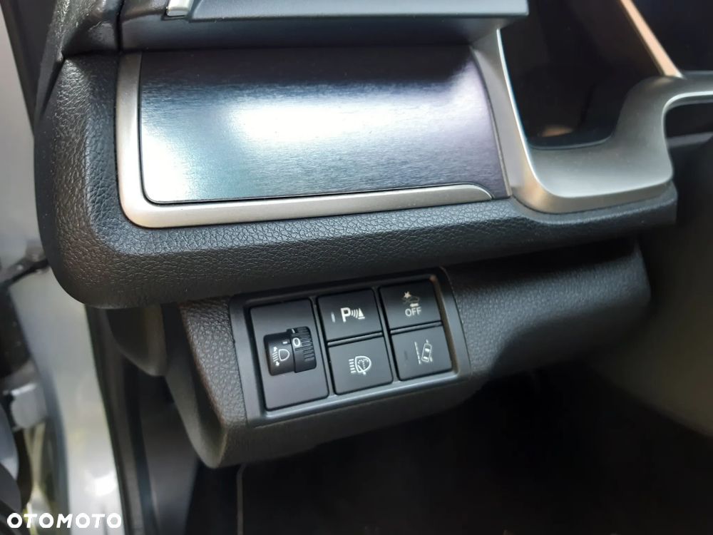 Honda Civic 1.5 i-VTEC Turbo CVT Elegance - 22