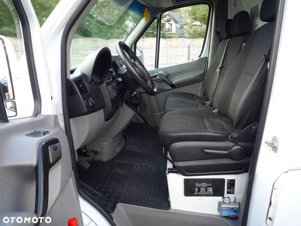 Mercedes-Benz Sprinter - 16