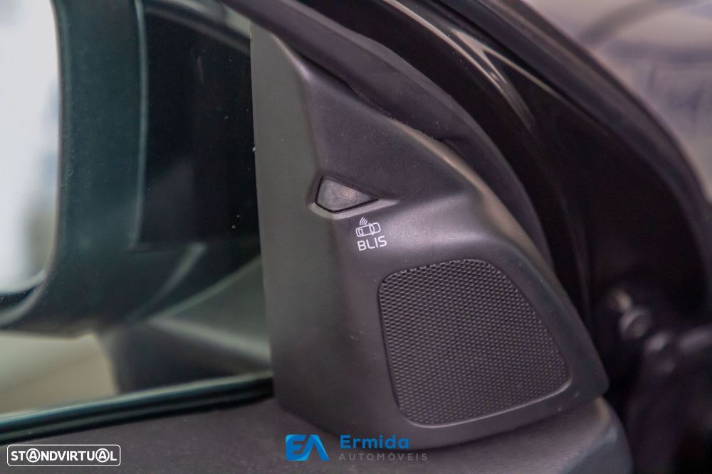 Volvo V60 2.0 D3 Momentum - 33