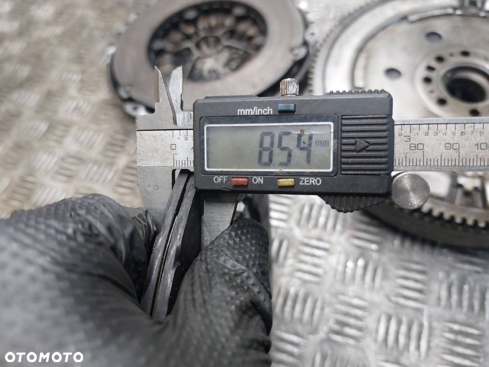KOŁO DWUMASOWE + TARCZA + DOCISK + ŁOŻYSKO OPOROWE VOLVO V50 I S40 II 2.0 D - 9