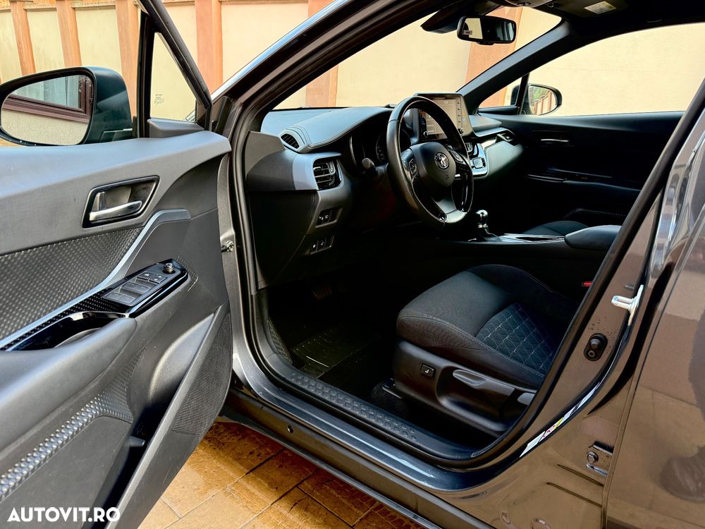 Toyota C-HR - 16