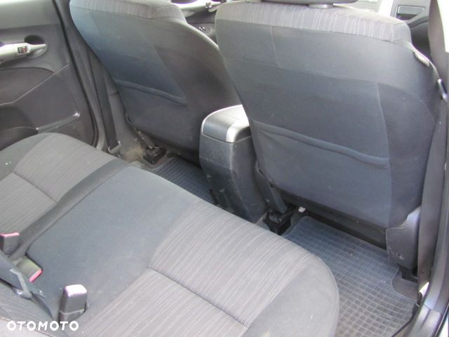 Toyota Auris 2.0 D-4D Prestige - 11